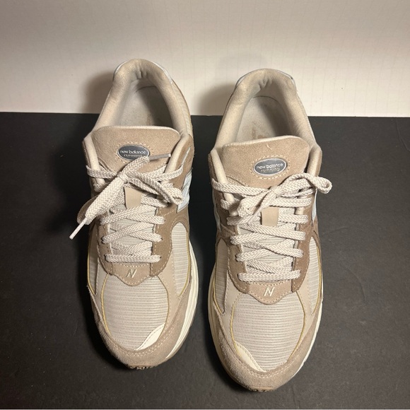 Size 10 - New Balance 2002R Low Driftwood - Picture 7 of 11